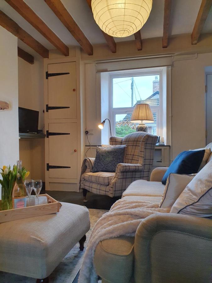 Cosy Cottage In Heart Of Ланголен Екстериор снимка